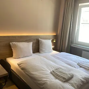 https://petite-konigsallee.dusseldorf-hotel.net
